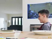 妈妈勾引我的学习小伙伴做爱