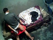 棚户区炮房大叔泄火硬度不够想要舔逼被拒绝了