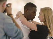 偷窥女友被别人猛操逼嫩屁股大又圆鸡动