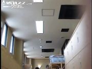 公共浴池更衣室大胆偷拍 眼都看花了