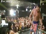 20对年轻情侣 酒吧淫荡乱交party现场