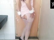 老婆穿着情趣内衣高跟鞋和我在厕所里激情操逼