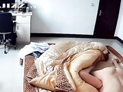 摄像头偷拍小伙大白天的和美少妇打炮