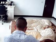 摄像头偷拍小伙大白天的和美少妇打炮