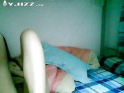 黑客打开摄像头 偷窥女大学生宿舍 感觉是在看片 妹子忍不住的摸下面