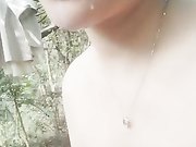 美少妇大白天在莲花上勾搭陌生小哥哥野外大战口爆吞精