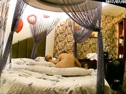 主题酒店中年老板娘欲求不满与情夫开房啪啪