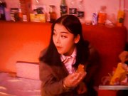 快餐达人寒冬深夜路边店最后选个大波肥穴阴毛没几根的妹子