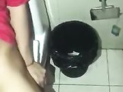 酒店包房唱K这的小姐服务真不错口得不过瘾到厕所草