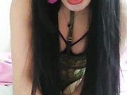 骚气熟女和口罩小哥上位骑乘自己动大力快速抽插