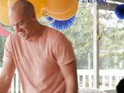 品尝吉祥物大鸡巴的巨乳熟女