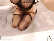 艳舞自慰视讯：极品女神主播的护士制服秀