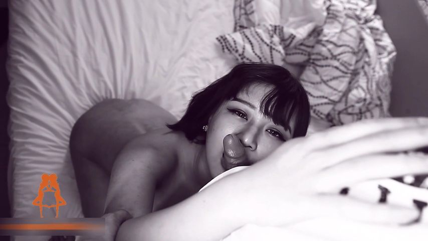 最新流出秀人网国模拉拉拍完写真被摄影师和导演潜规则3P大战