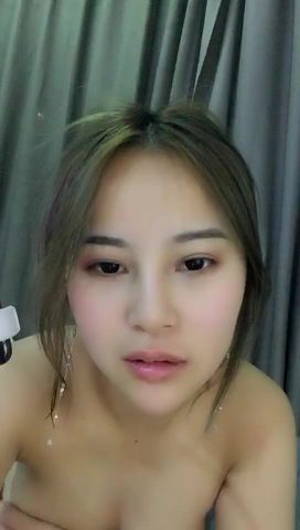 短发美女口交上位骑乘手指扣逼呻吟娇喘