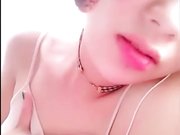 清纯可爱萌妹子露脸直播耍贱卖萌挑逗司机车上淫乱