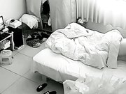 家庭网络摄像头胖哥中午也要和苗条漂亮媳妇来一炮