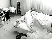 家庭网络摄像头胖哥中午也要和苗条漂亮媳妇来一炮