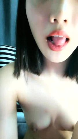 可爱小美女全裸特写BB道具自慰