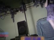 盗录某乡村剧场少妇全裸歌舞高难度啤酒灌穴