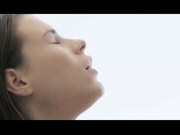 高颜值气质女神白衣飘飘大长腿精致奶子劈腿插入逼逼