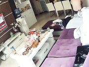 监控偷拍白领夫妻 老公吃老婆的小葡萄