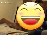 暑假在家里约炮19岁的大一学妹 露脸舔鸡巴