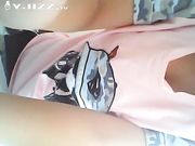 空虚寂寞的大奶小姨子跟我视频通话时主动勾引