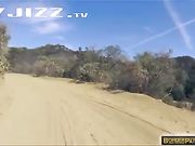 美国大兵野外疯狂性爱 女主超白超诱人