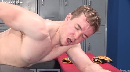 欧美GAY系列-纹身爷们儿操穿白嫩型男的小菊花