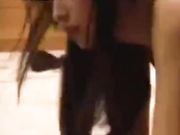 朋友出国了要我照顾他老婆