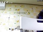 破解摄像头监控偷拍美女出浴