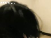 宾馆和朋友轮操他的骚炮友玩3P性爱游戏