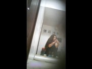 盗录身材样貌都不错的微毛穴尤物如厕