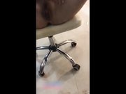 调教黑丝翘臀嫩妹道具自慰