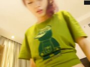 网络美女自拍作品小君系列之綠衣女孩高清視頻