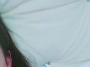 妹子手指扣逼秀 逼逼无毛三根手指插入出白浆