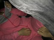 干起来太放荡，非要拿特殊物品塞屁眼，骚