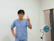 真人示范蝴蝶逼如何变成一线天切下的两片阴唇还要对比一下