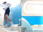 多视角高清偸拍公共蹲厕好几位年轻制服学生妹们各种方式嘘嘘