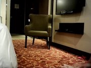 花样升级高价约个艺校拜金大学生美女酒店玩轻SM调教皮靴