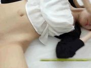 掀起连衣裙一路干到客厅在干到床上再到厕所里，被干的委婉呻吟