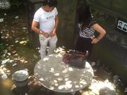 古墓嫖妓系列时尚大姐站在先人的像前啪啪