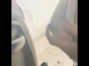 在公交车上小美女在后座摸乳呻吟