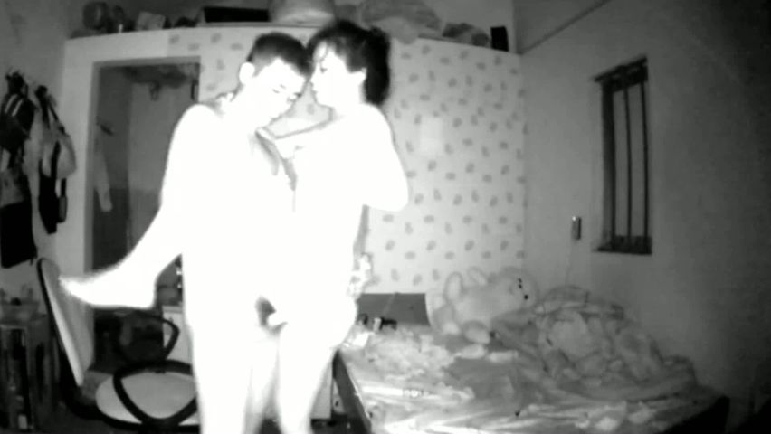 网络摄像头偷窥系列：年輕打工夫妻的性生活動作還挺多