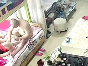 非常会玩的光头哥地上玩到床上可惜是个快枪手没干几下就清洁溜溜了