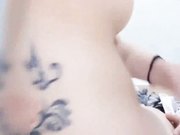 瞳孔大美女首次手机直播操逼内射