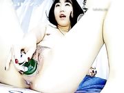 爱拼才会赢港台腔女主播性感肚兜巨屌炮机啤酒瓶新玩法