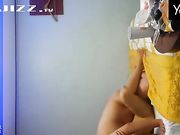 性福小胖与其淫荡大奶女友汽车旅馆打炮 身材誘人淫叫很动听