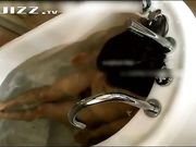 酒店浴缸大战97年大学小骚货 扣上劲了在让男的操 骚的受不了