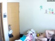 摄像头监控偷拍小夫妻晚上洗完澡后激情打炮